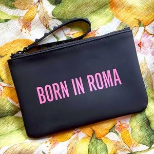 Gorgeous NWOT Valentino Born in Roma Wristlet Single Zip